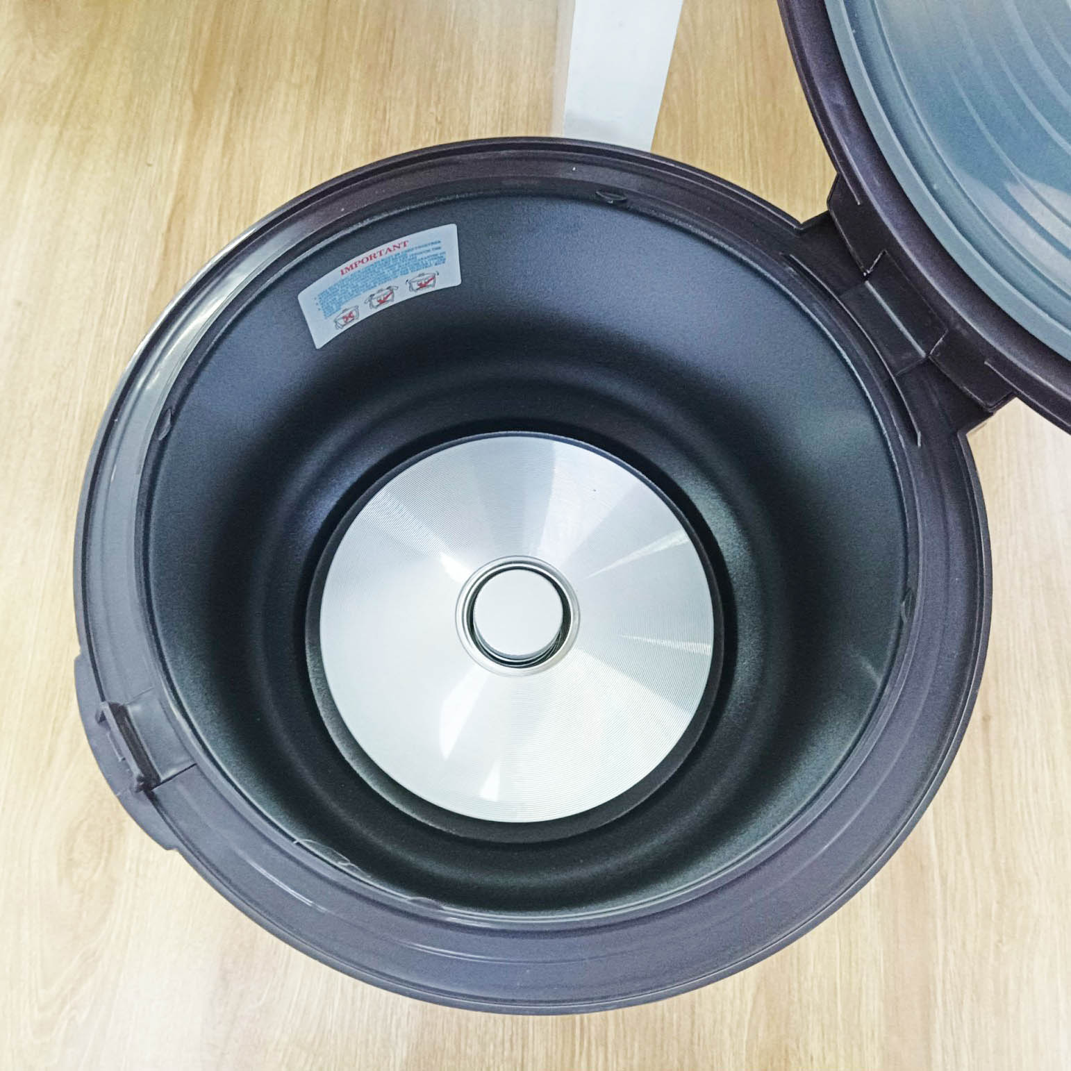 Nồi cơm điện 1.8 lít Apechome APH-RC180Y