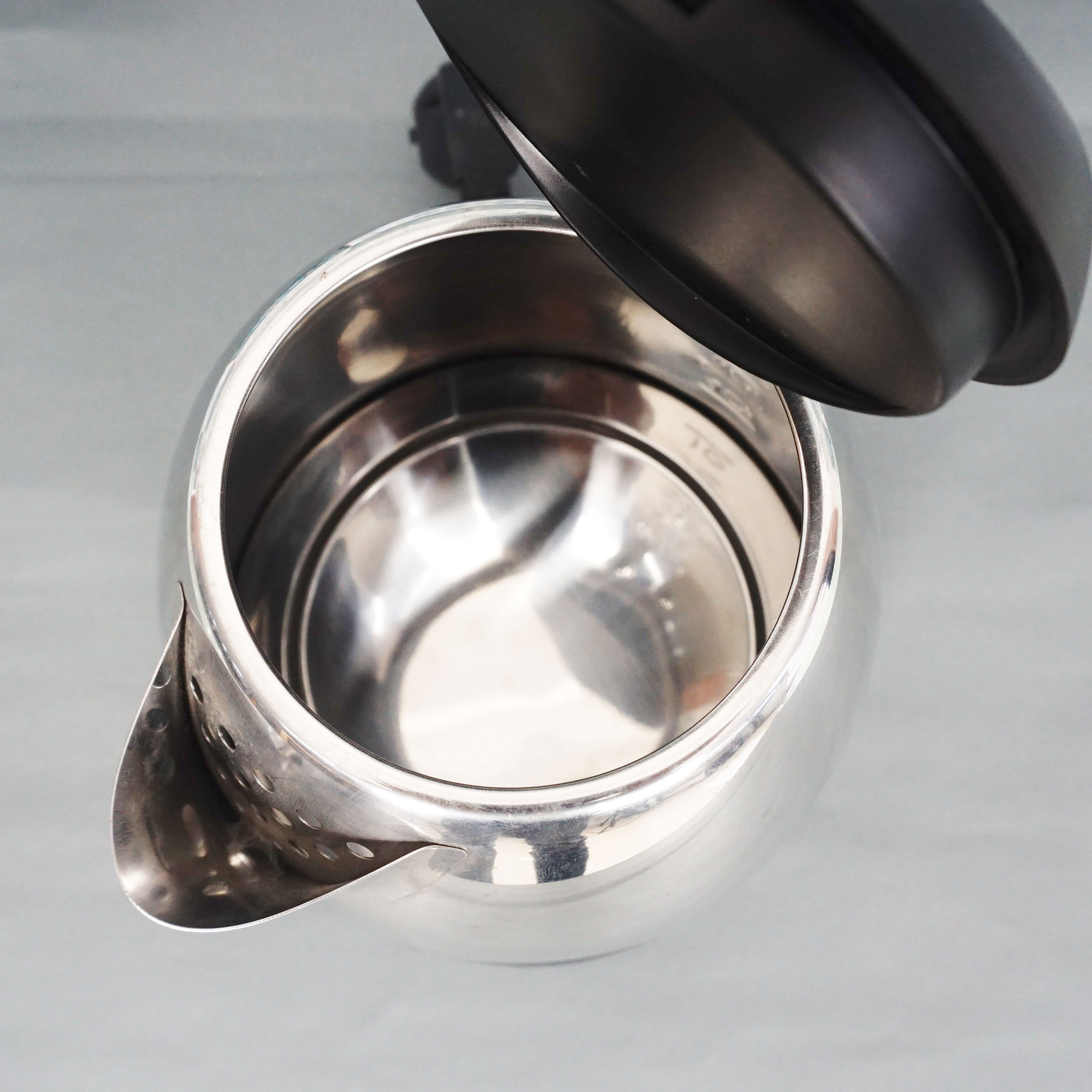 Ấm siêu tốc Philips 1.2 lít HD9303