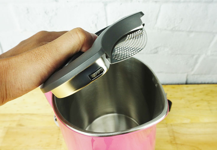 Ấm siêu tốc Saiko 1,2 lít CK-2120S