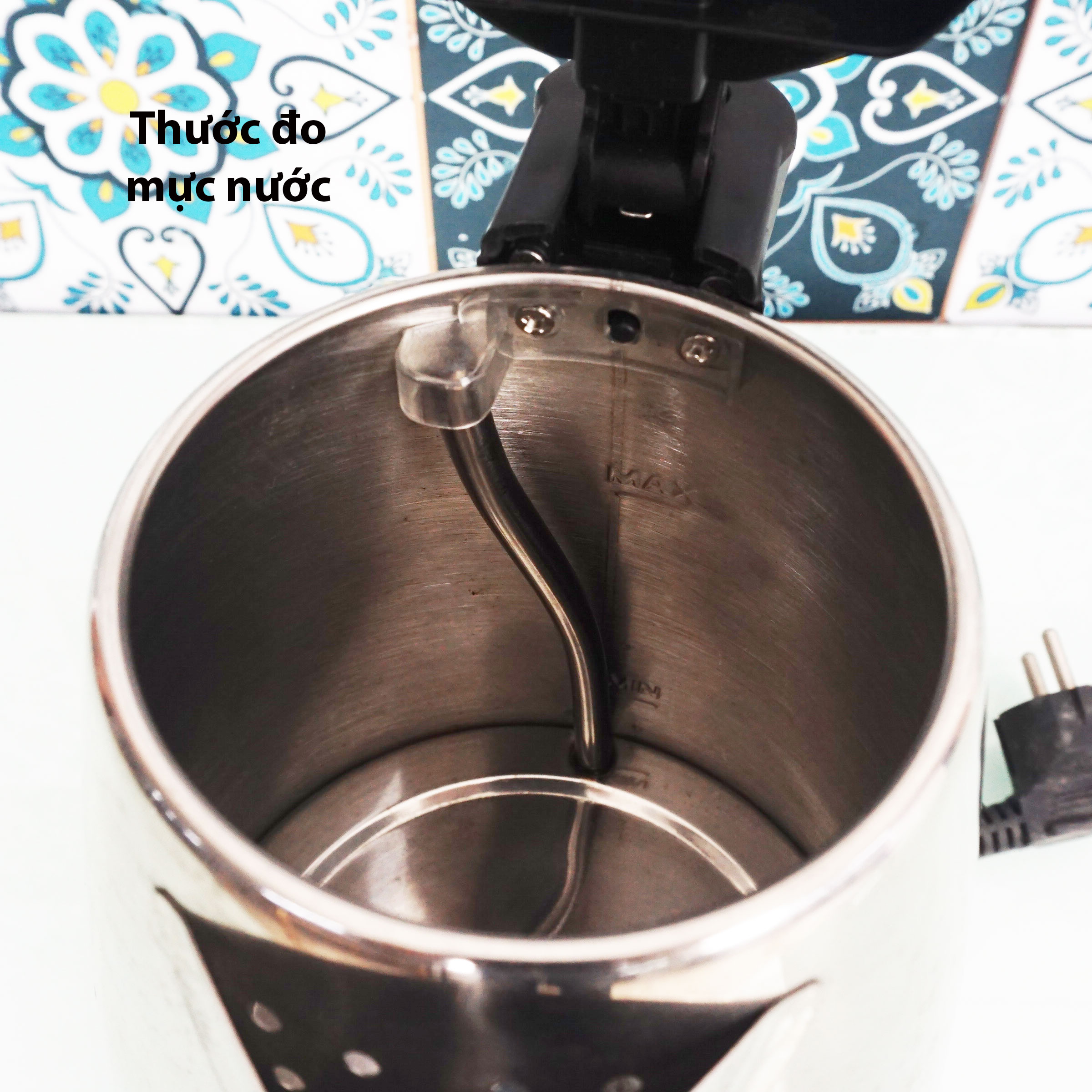 Ấm siêu tốc Saiko 1.7 lít KT-2176S