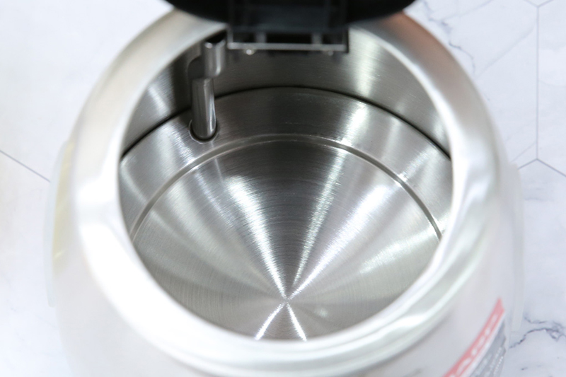 Chất liệu cao cấp - B&igrave;nh đun si&ecirc;u tốc Sharp 1.5 l&iacute;t EKJ-15EVS-ST