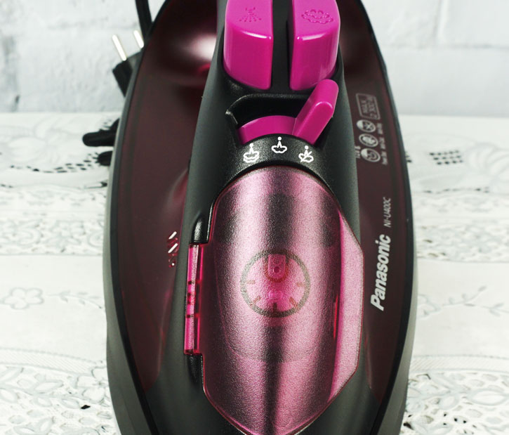 Bàn là hơi nước Panasonic NI-U400CPRA công suất 2300W