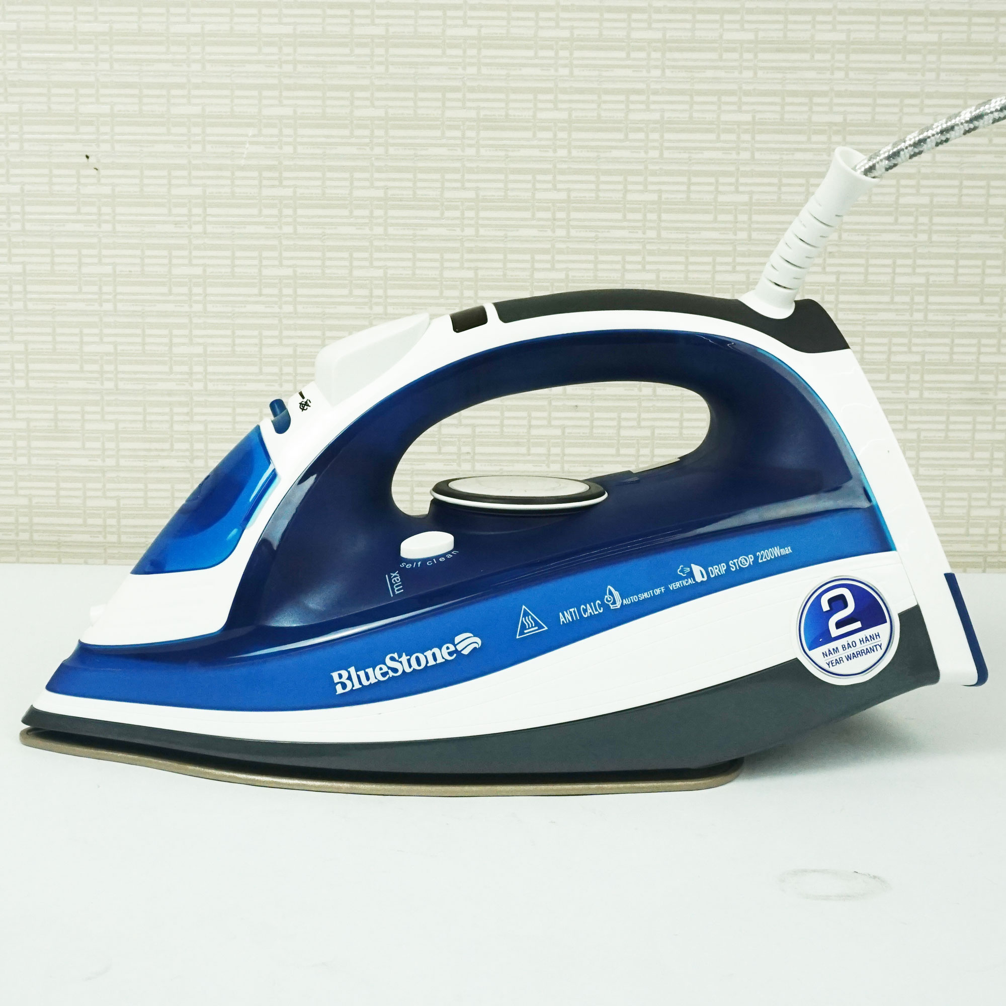 Bàn là hơi nước Bluestone SIB-3831 công suất 2400W