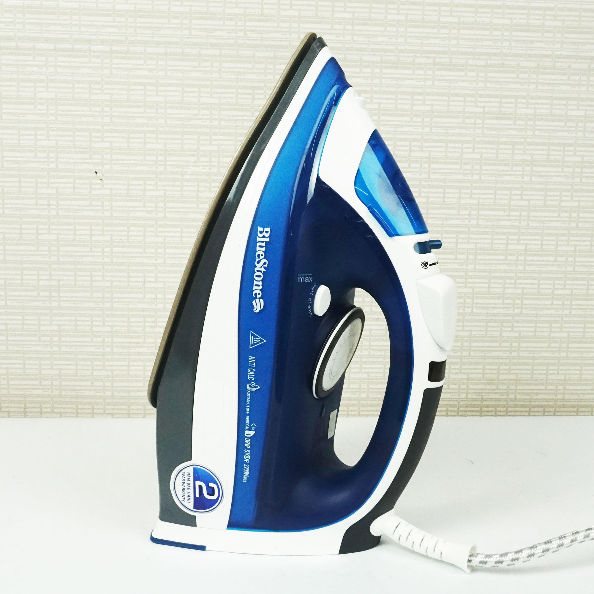 Bàn là hơi nước Bluestone SIB-3831 công suất 2400W