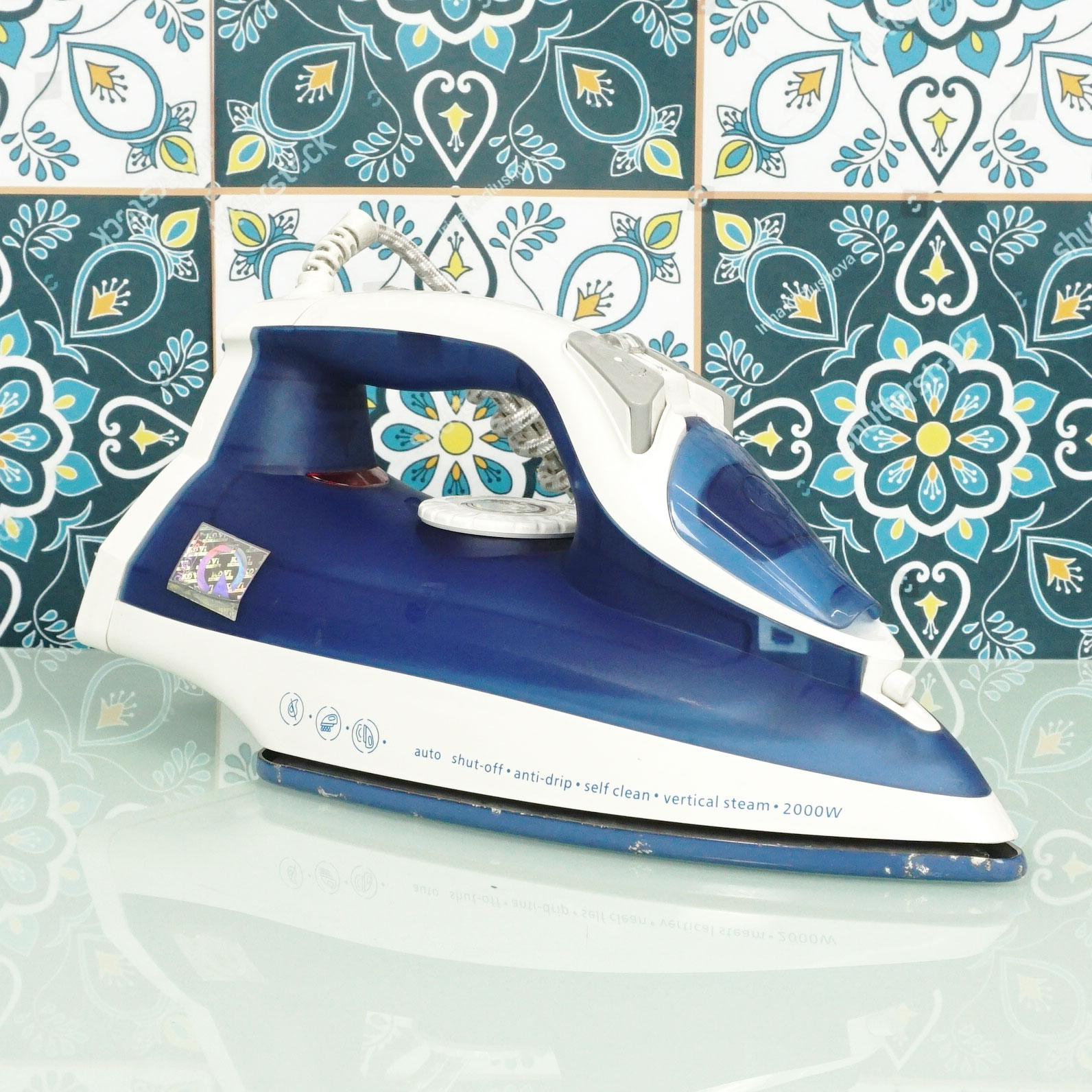 Bàn là hơi nước Daelux DB95 công suất 2000W