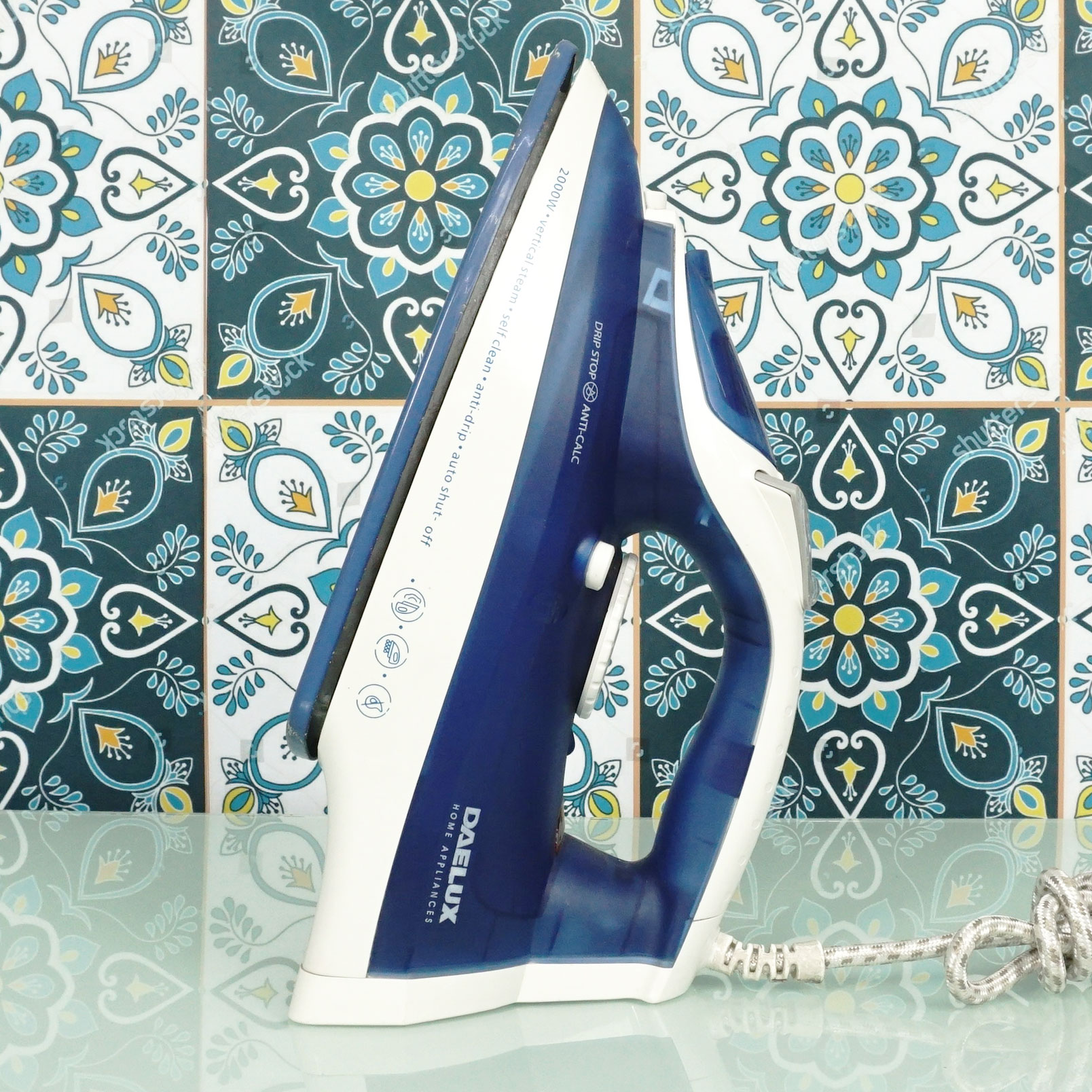 Bàn là hơi nước Daelux DB95 công suất 2000W