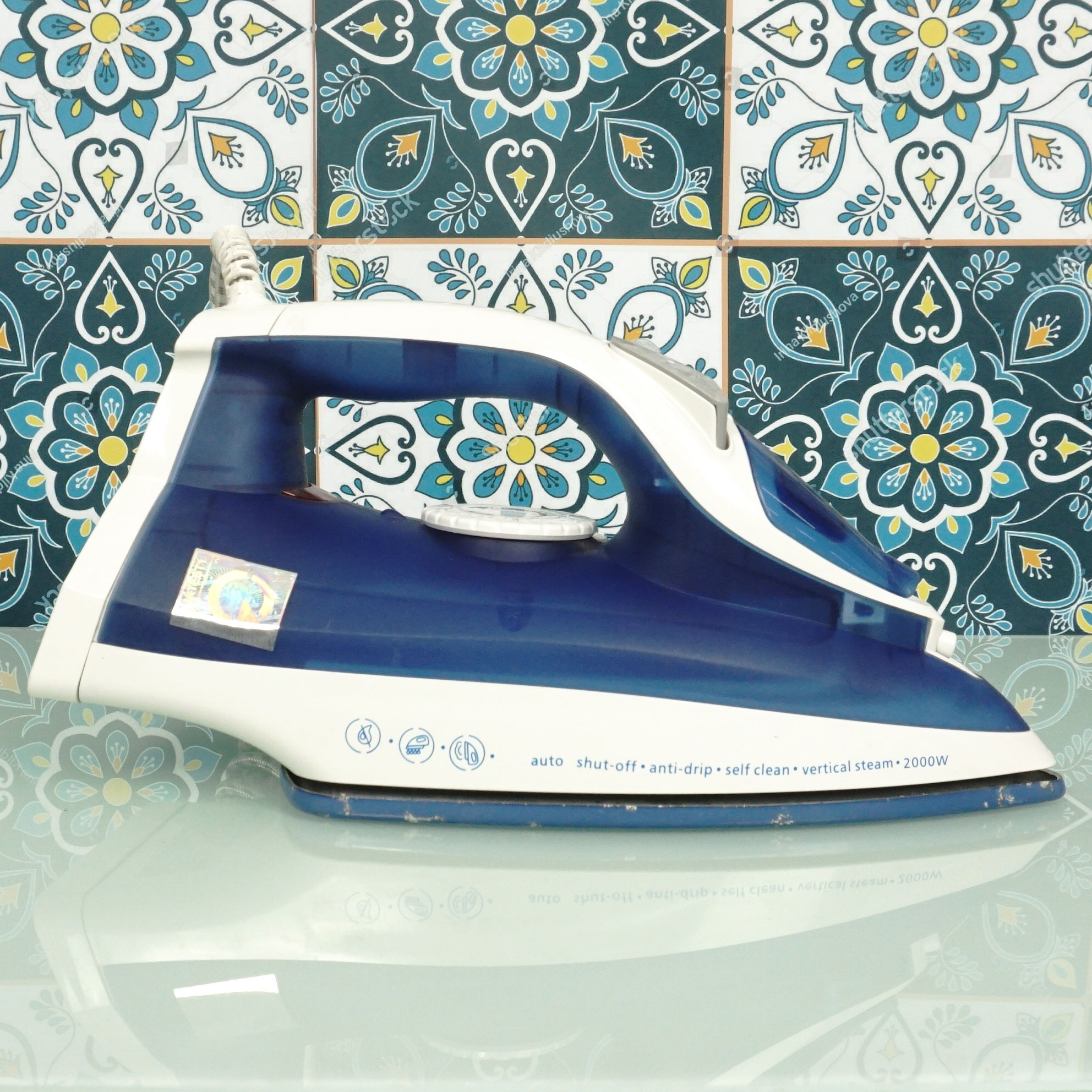 Bàn là hơi nước Daelux DB95 công suất 2000W