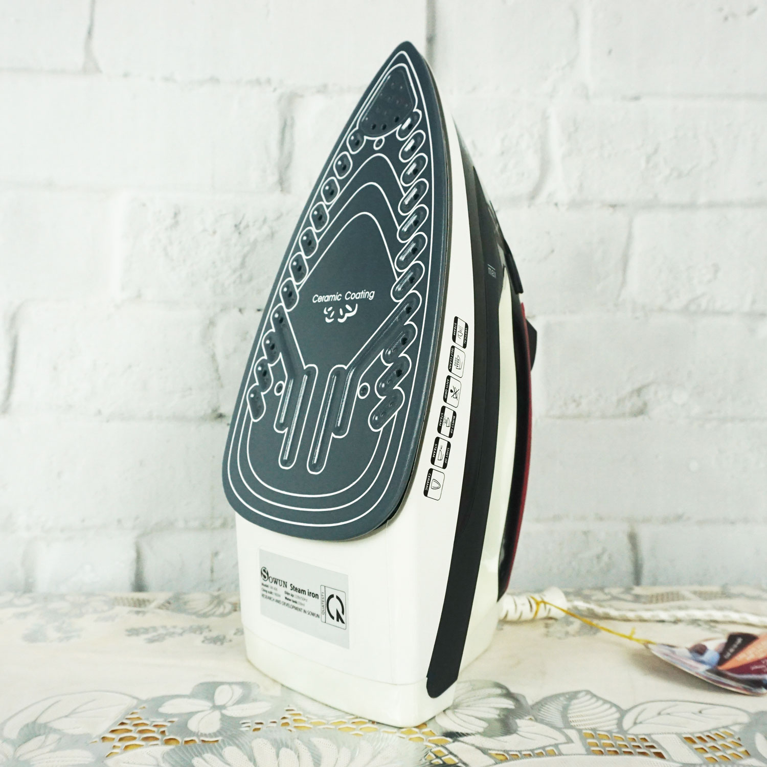 Bàn là hơi nước Sowun SW406 công suất 1900W