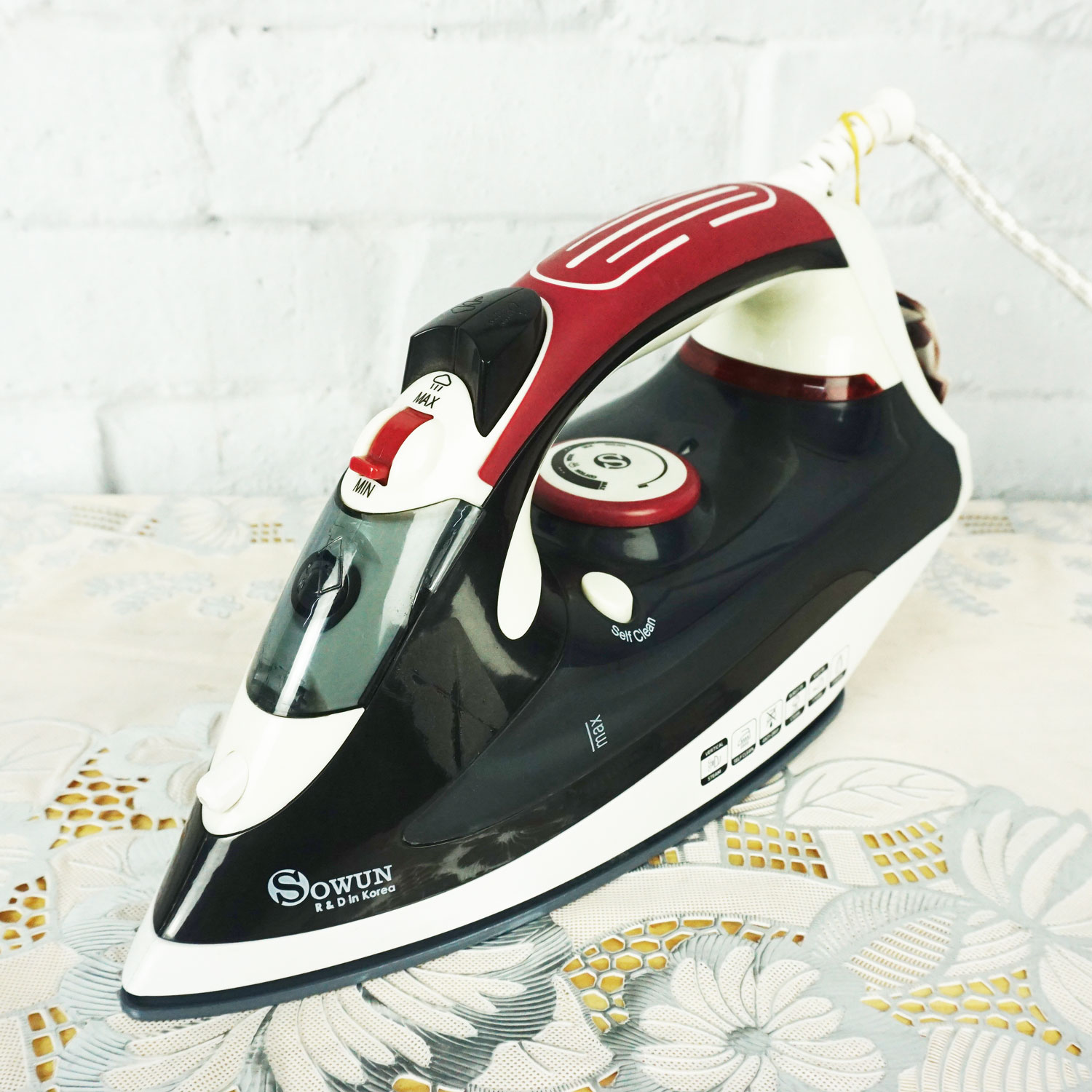 Bàn là hơi nước Sowun SW406 công suất 1900W