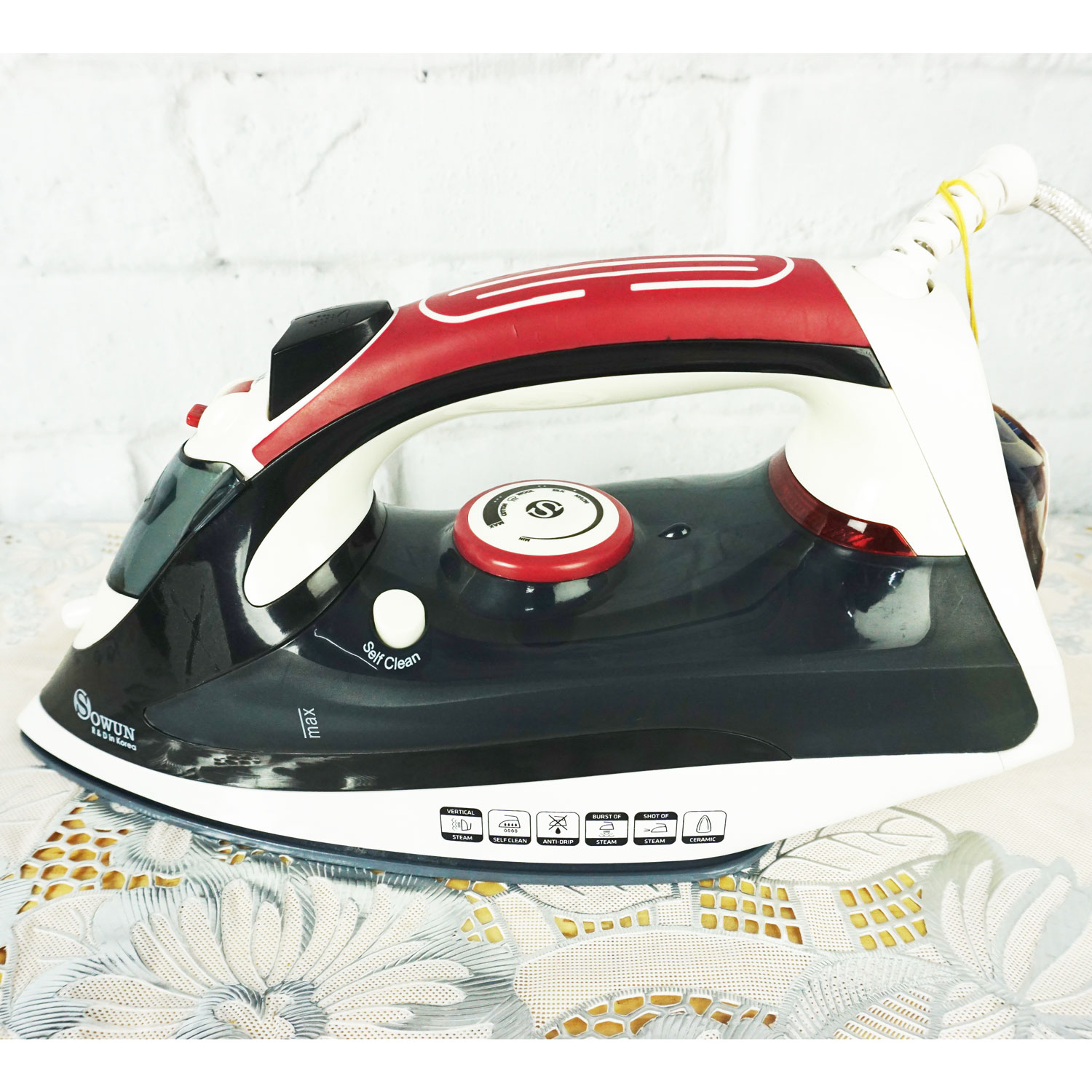 Bàn là hơi nước Sowun SW406 công suất 1900W