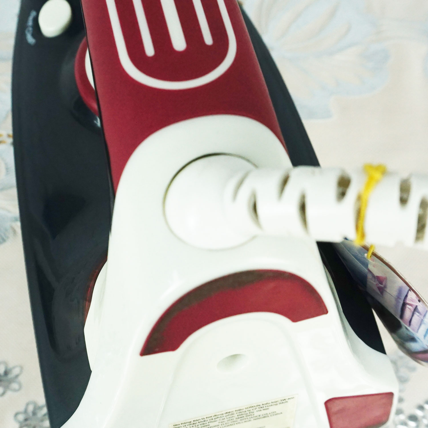 Bàn là hơi nước Sowun SW406 công suất 1900W