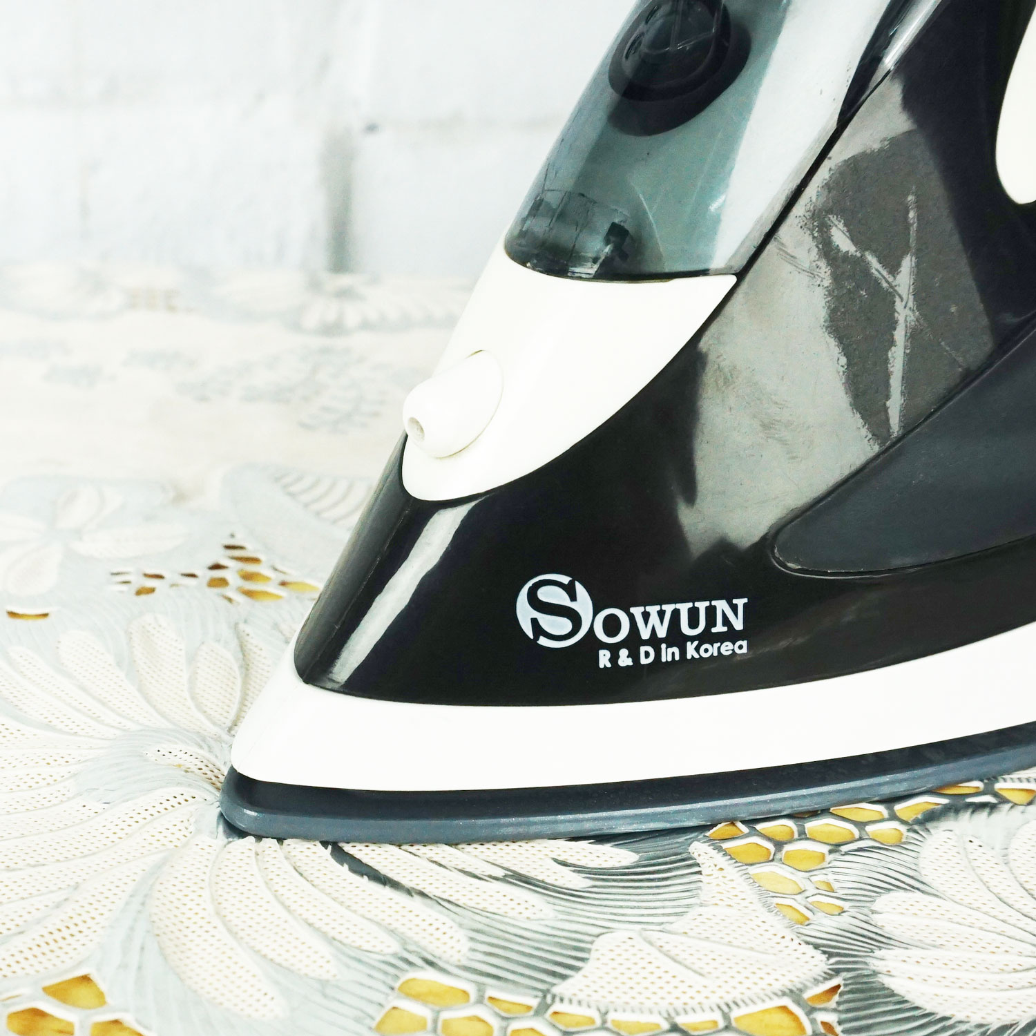 Bàn là hơi nước Sowun SW406 công suất 1900W