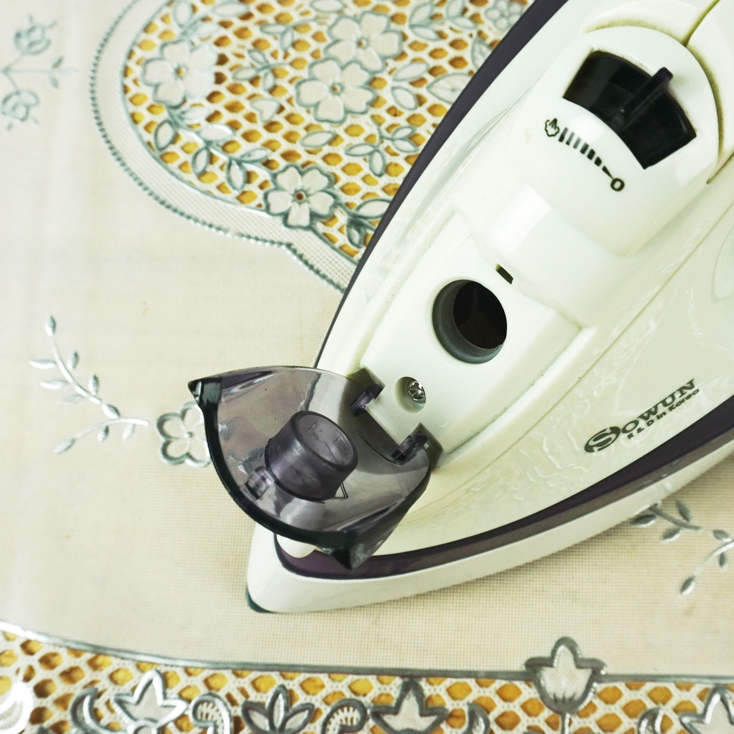 Bàn là hơi nước Sowun SW408 công suất 1900W