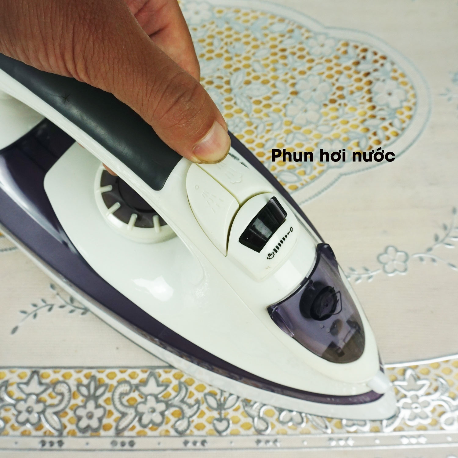 Bàn là hơi nước Sowun SW408 công suất 1900W