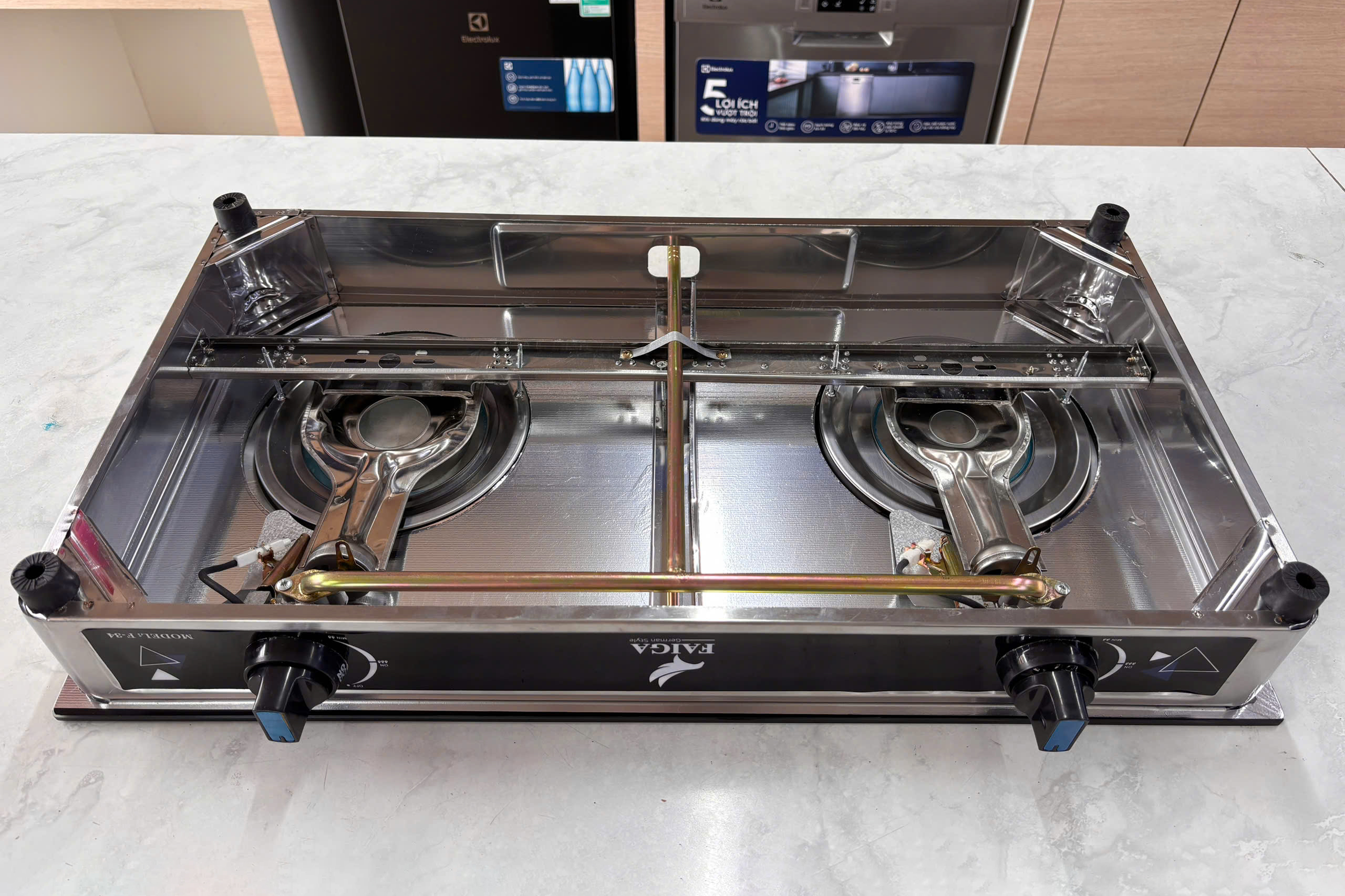 Bếp ga dương kính Faiga F34 HH2