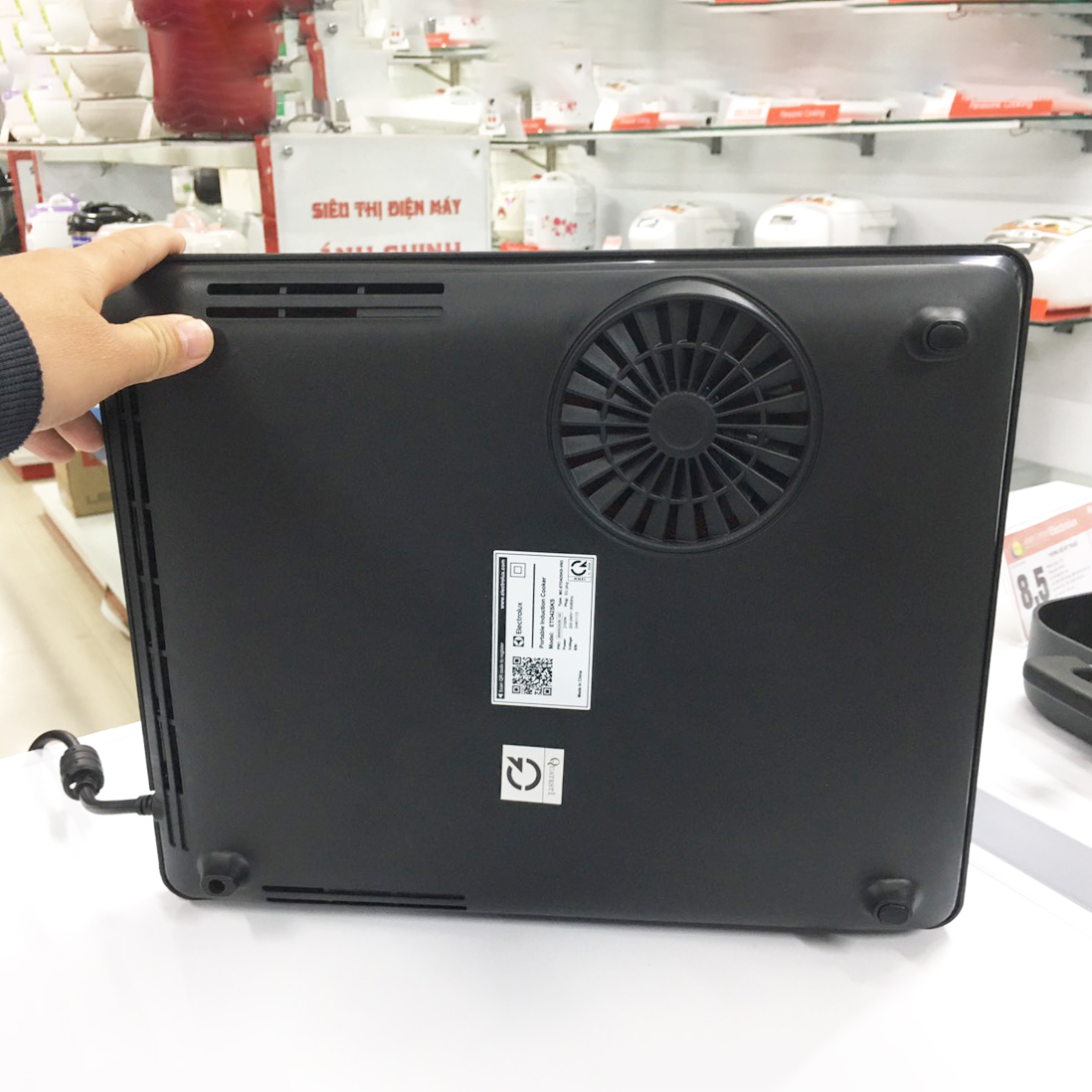 Bếp từ đơn Electrolux ETD42SKS