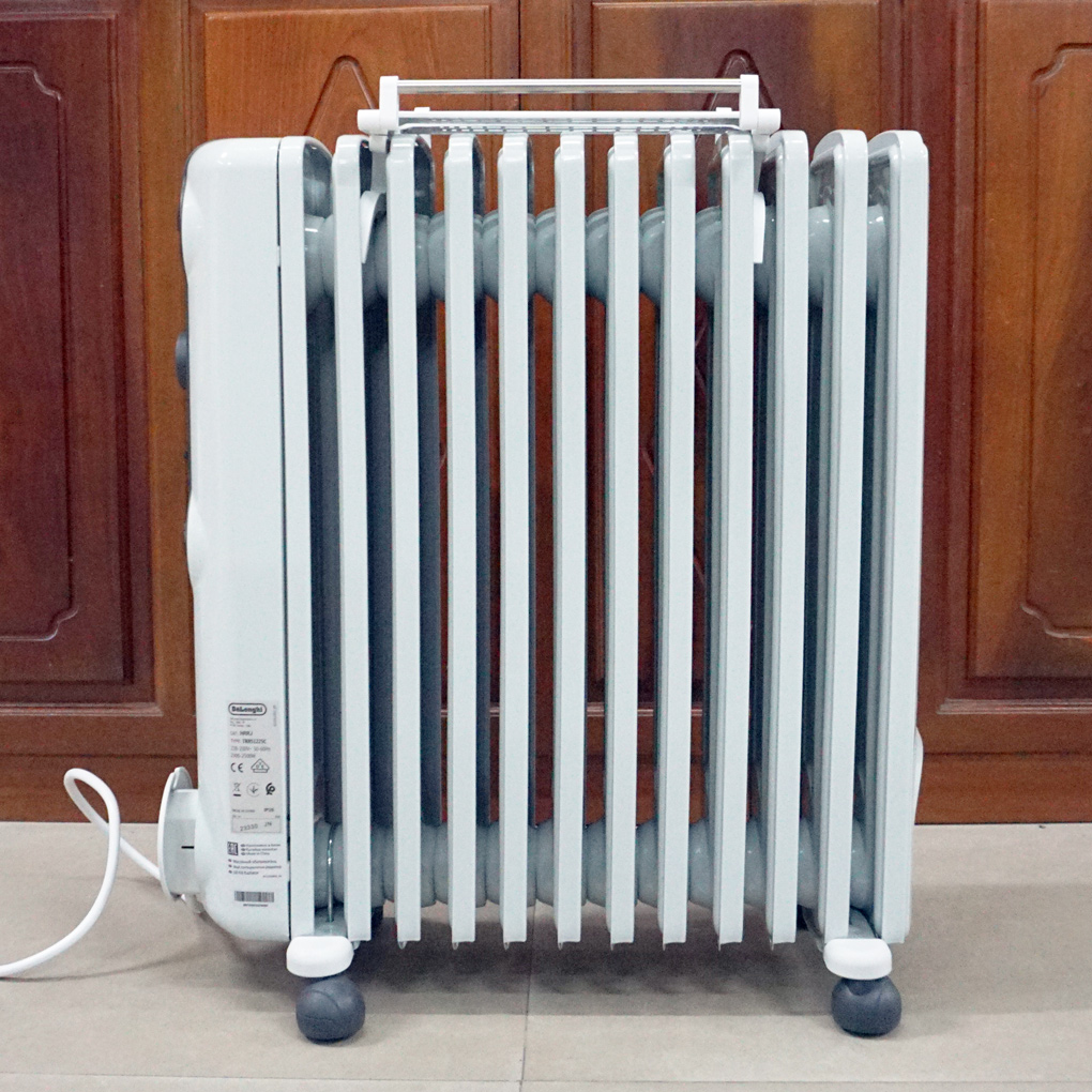 Máy sưởi dầu 12 thanh Delonghi TRRS1225C