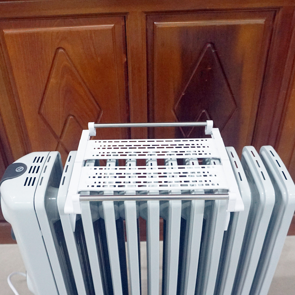 Máy sưởi dầu 12 thanh Delonghi TRRS1225C