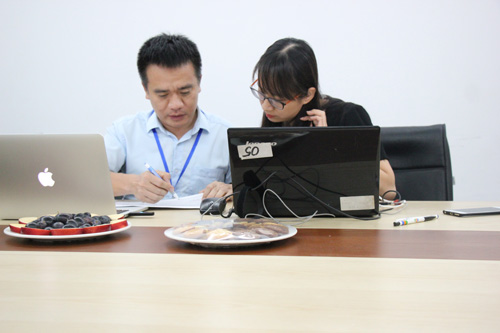 Nhiều thắc mắc của độc giả về cách sử dụng điện tiết kiệm được hai chuyên gia giải đáp.