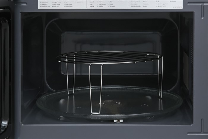 Lò vi sóng Panasonic 24 lít NN-GT35NBYUE có nướng