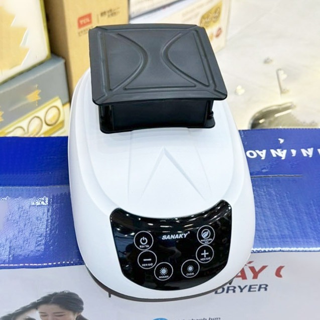 Tủ sấy quần áo Sanaky 1500W SNK-MS2X có khiển