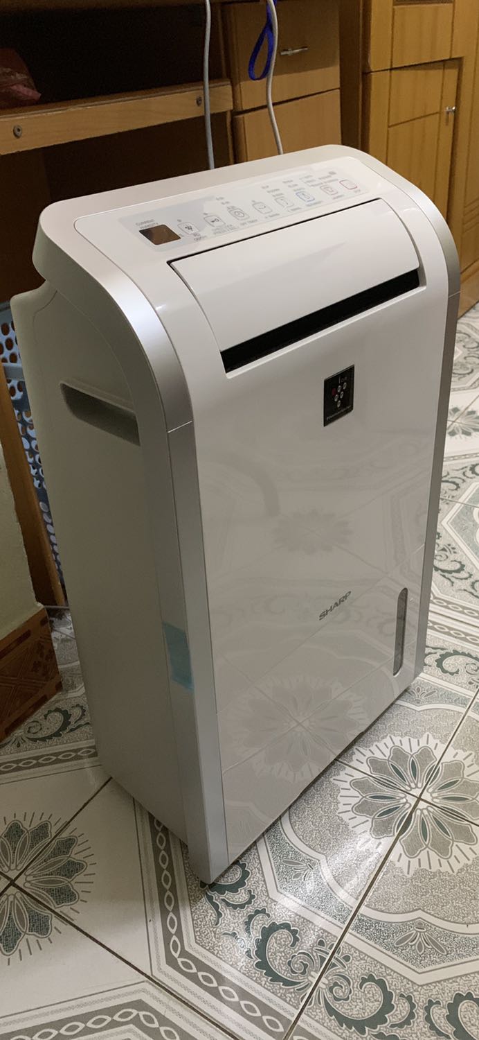 Máy hút ẩm Sharp DW-D20A-W tạo ion | 20L 1 ngày