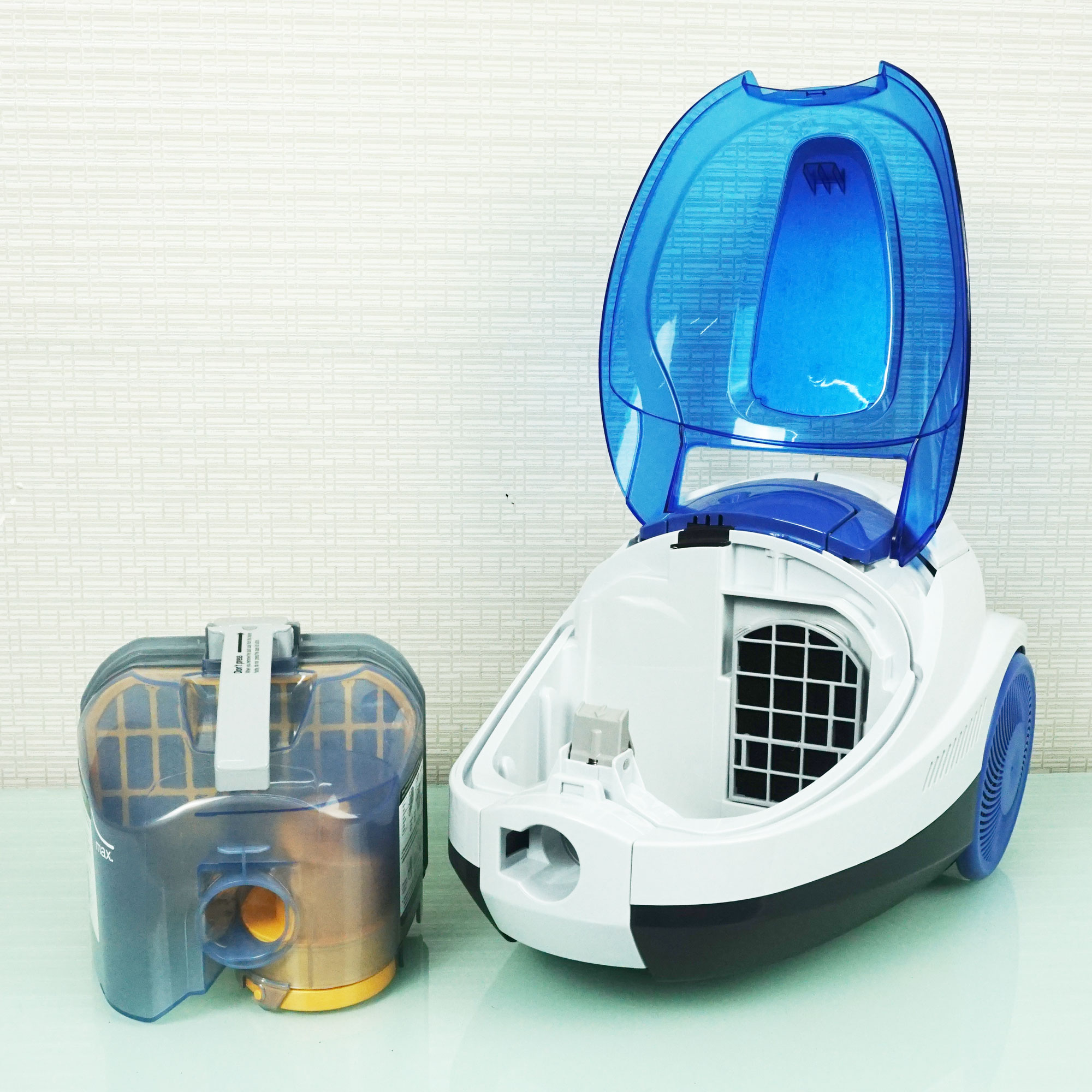 Máy hút bụi Hitachi CV-SF18 công suất 1800W