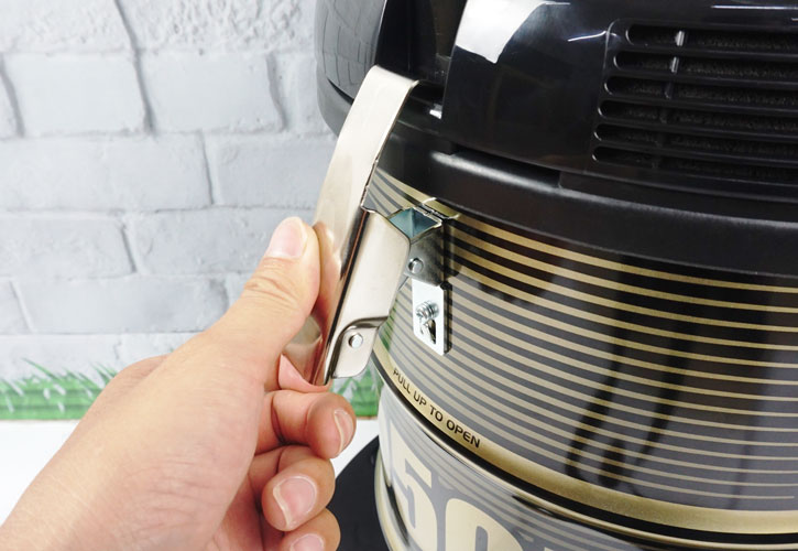 Máy hút bụi Hitachi CV-950F công suất 2000W