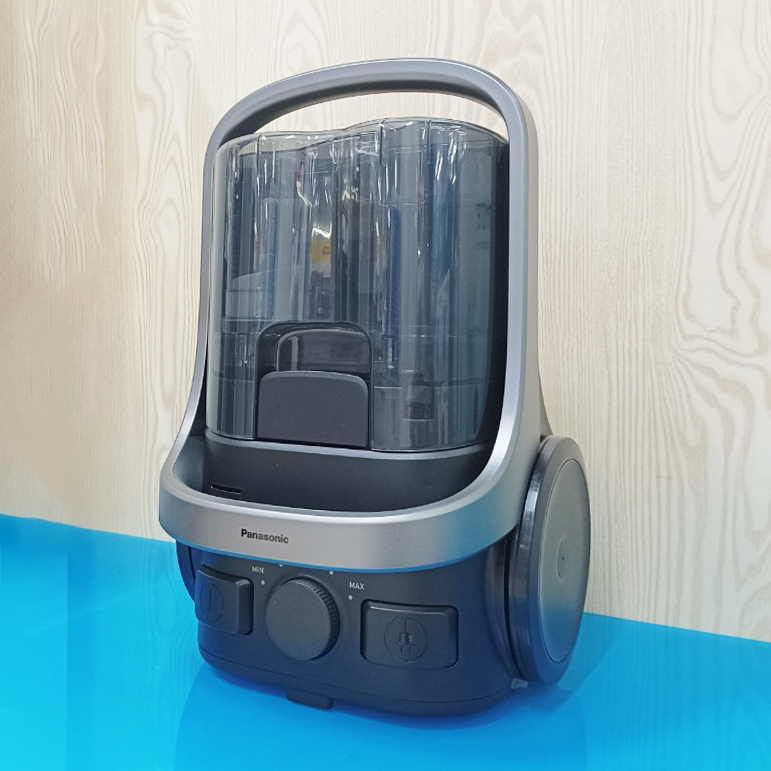 Máy hút bụi Panasonic 2200W MC-CL609HN49