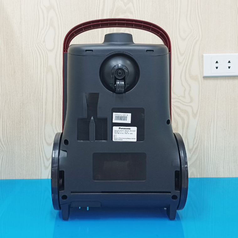 Máy hút bụi Panasonic 2100W MC-CL607RN49