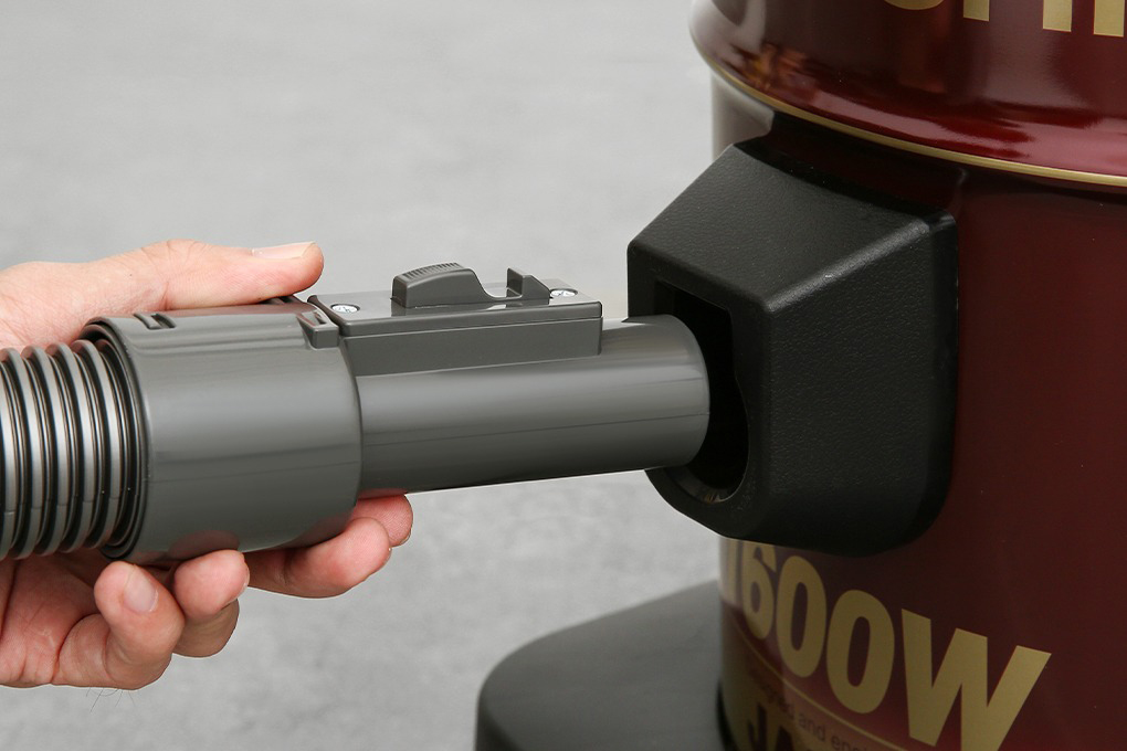 Máy hút bụi công nghiệp Hitachi CV-940Y 24CV, công suất 1600W