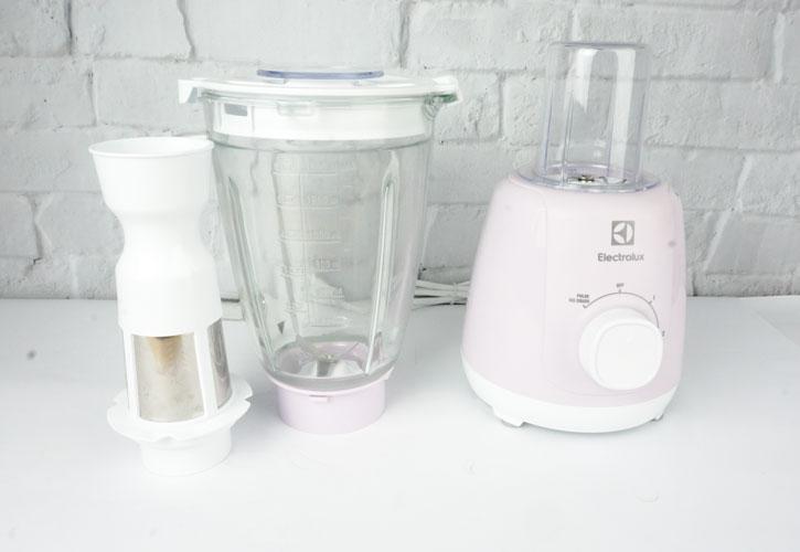 Máy xay sinh tố Electrolux EBR3646