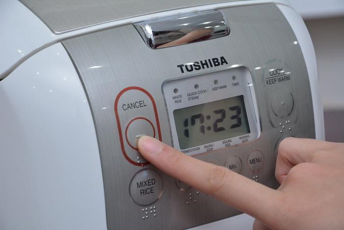 Nồi cơm điện 1.8L Toshiba RC-18NMF