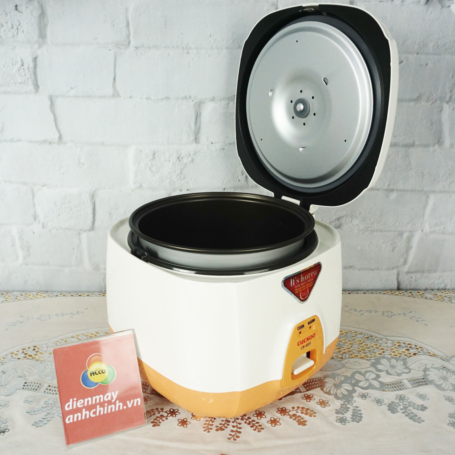 Nồi cơm điện 0.5 lít Cuckoo CR-0331 nhập khẩu Hàn Quốc