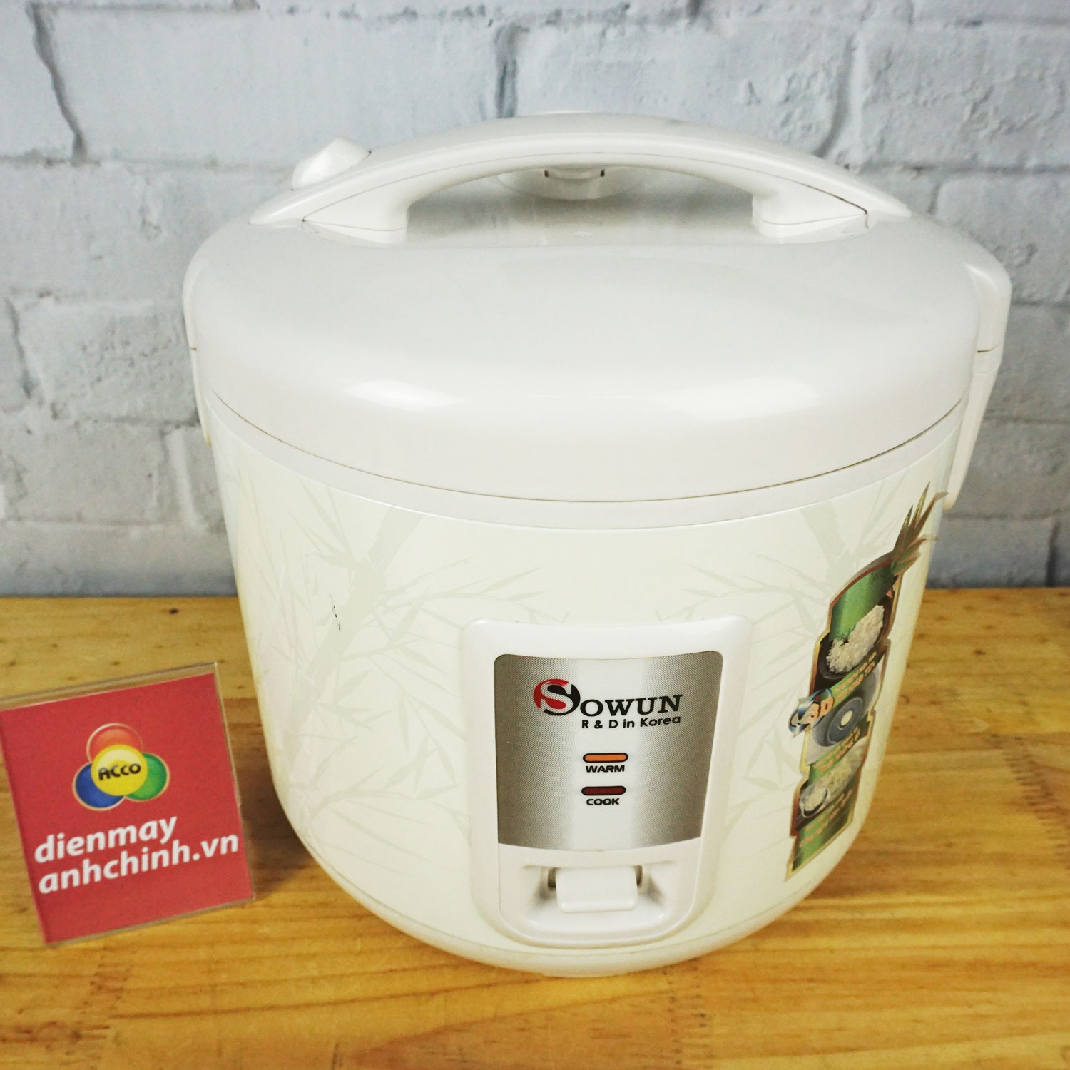 Nồi cơm điện 1.8 lít Sowun SW625
