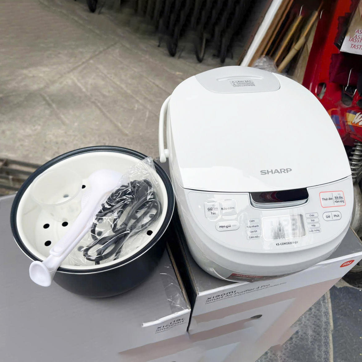 Nồi cơm điện tử Sharp 1.8 lít KS-COM192EV-GY