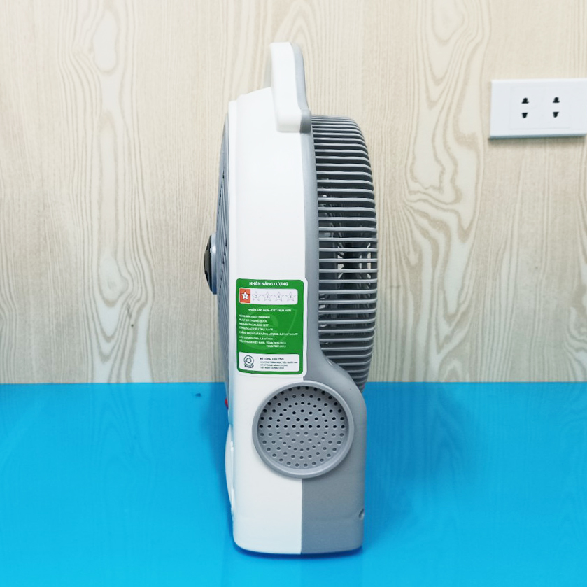 Quạt tích điện Nanoco NRF1277 có đèn LED