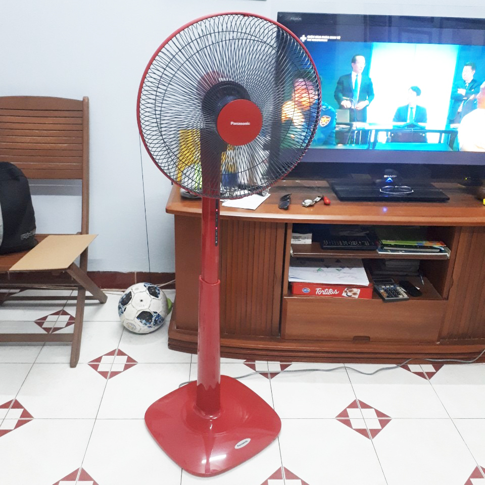 Quạt cây có khiển Panasonic F409KMR