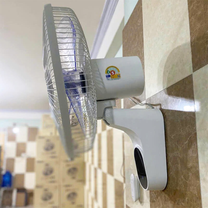 Quạt treo tường Hatari HF-W16R1 có khiển