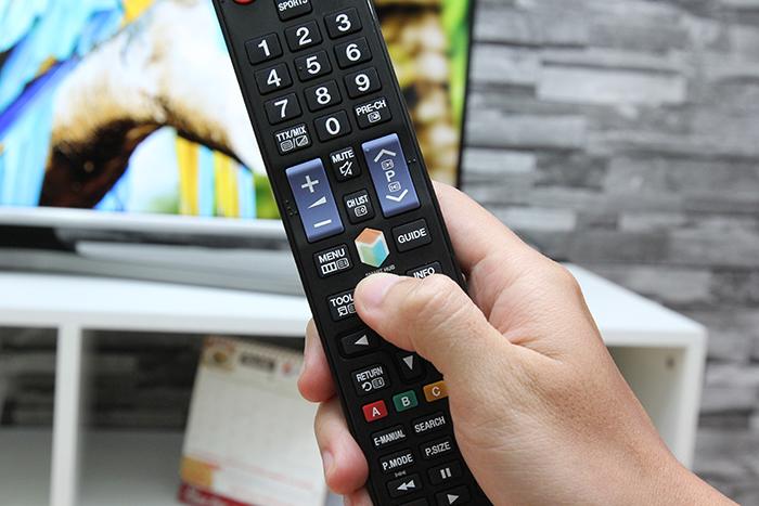 NHỮNG LƯU Ý KHI SỬ DỤNG BÀN LÀ HƠI NƯỚC