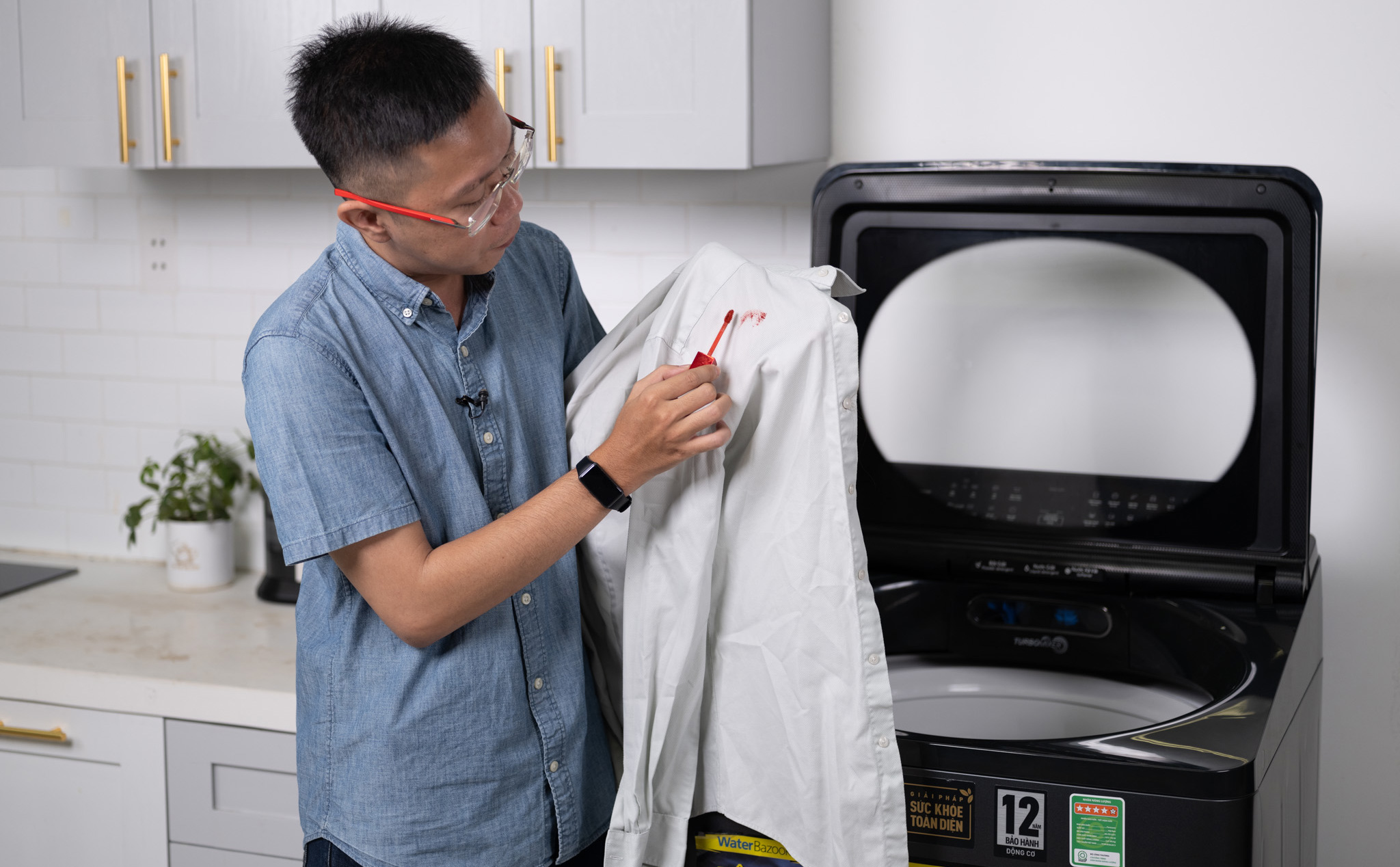 Máy giặt cửa trên 12.5kg Panasonic NA-FD125V1BV: nước nóng giặt sạch, diệt khuẩn, đỡ nhăn